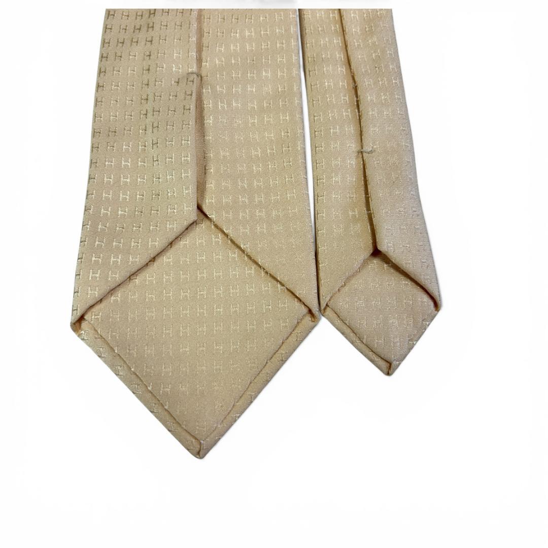 美品 エルメス ネクタイ シルク ベージュ ビジネス　ファソネ　H　総柄