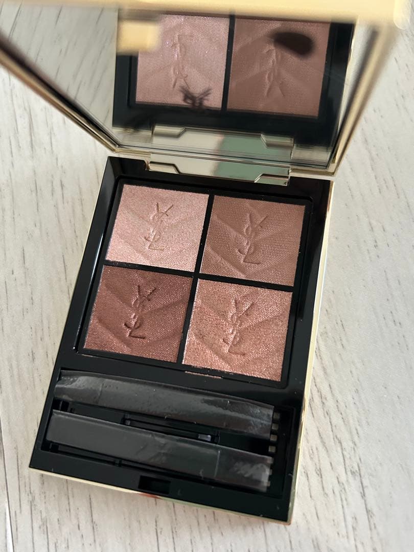 『イブサンローラン』クチュールミニクラッチ 025 アイシャドウ 2025 限定