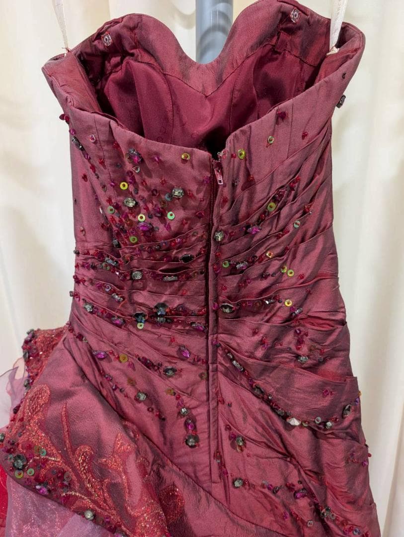 赤紫のフリルストラップレスドレス　ウェディング　ミュージカル　衣装　コスプレ