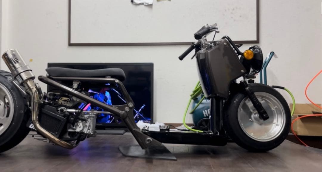 ズーマー　ディオ　モンキー　フロントホイール　10インチ