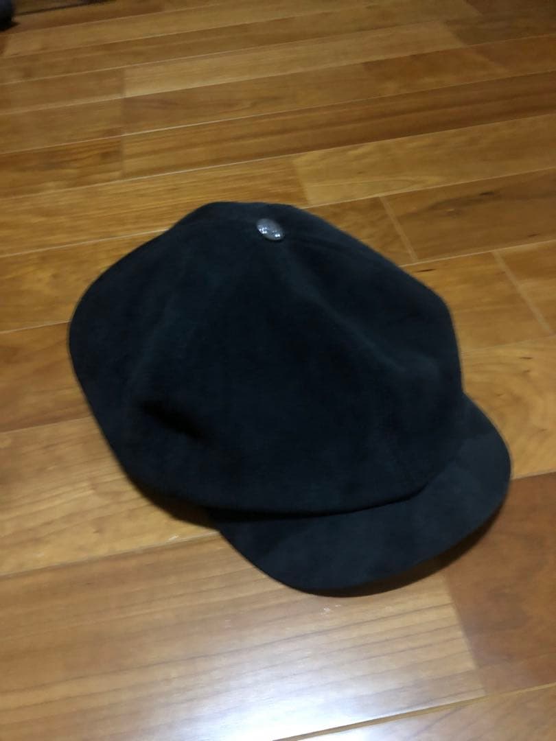 帽子 GOAT SUEDE CASQUETTE W/SILVER BUTTON