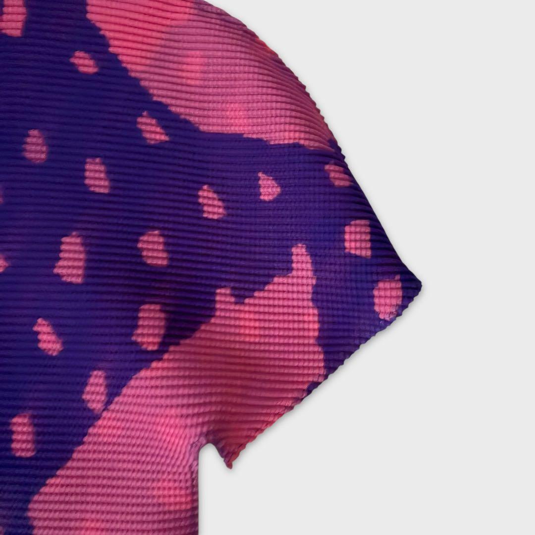 me ISSEY MIYAKE 総柄 プリーツ半袖カットソー ピンク×ネイビー