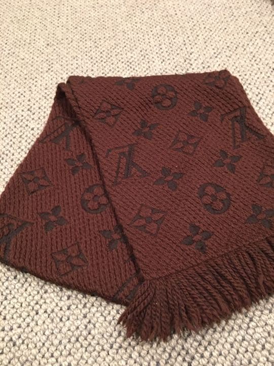 冬物処分値下げ！ルイヴィトン　LV ニットマフラー　茶ブラウンモノグラム