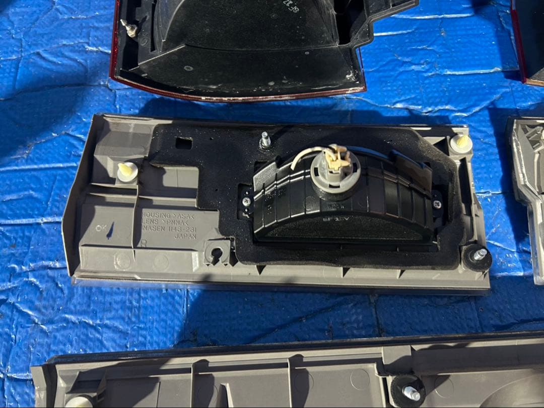 三菱　デリカD5 CV5W テールランプ 左右セット