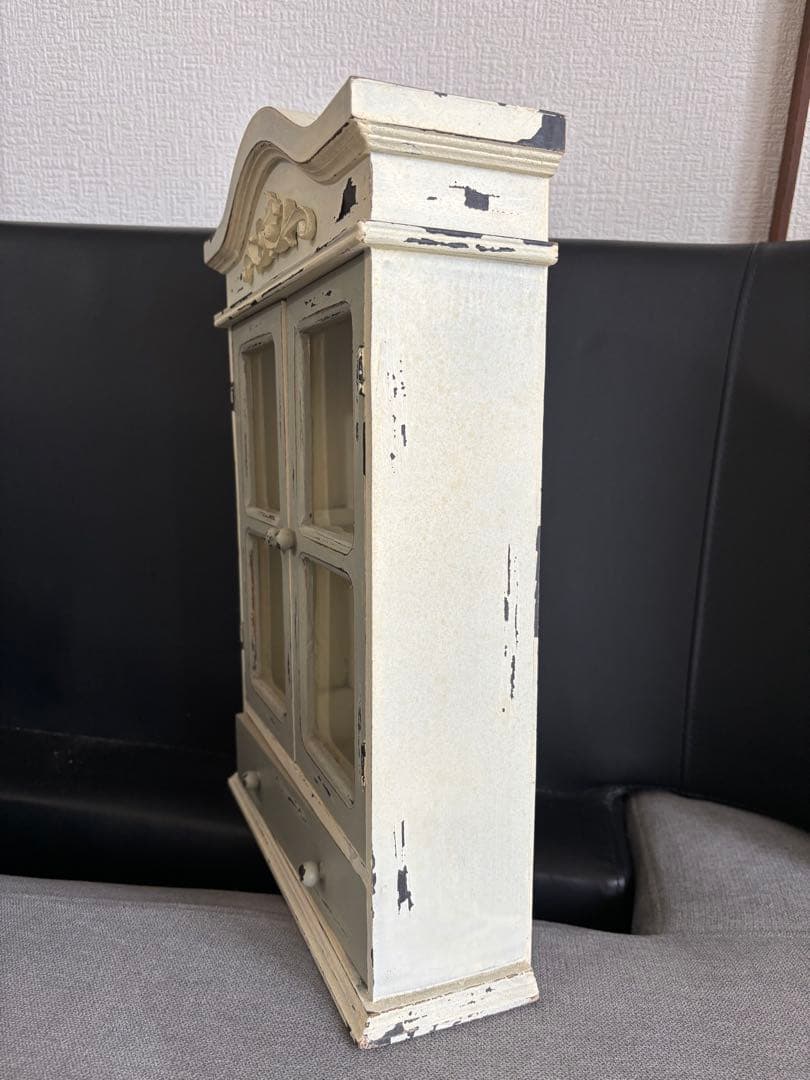 シャビー　飾り棚　ミニキャビネット　イマン