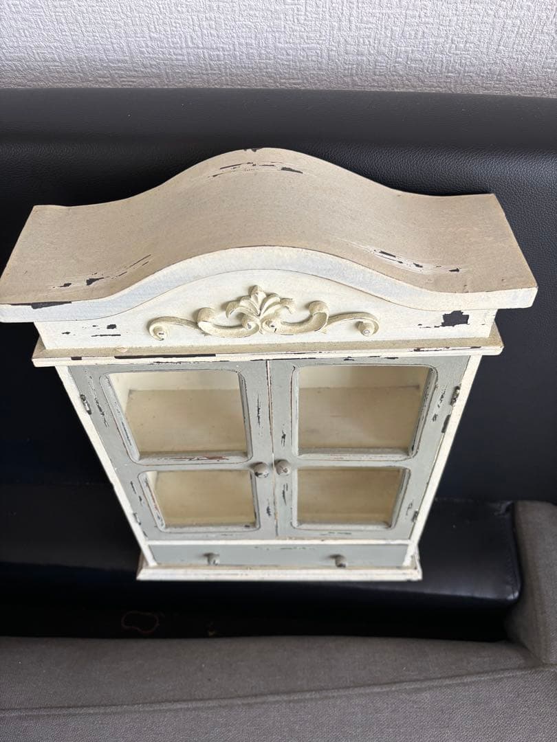 シャビー　飾り棚　ミニキャビネット　イマン