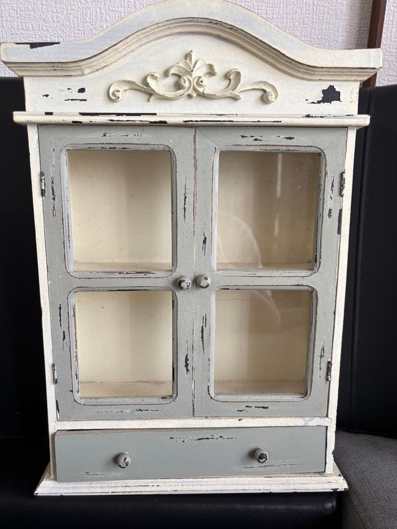 シャビー　飾り棚　ミニキャビネット　イマン