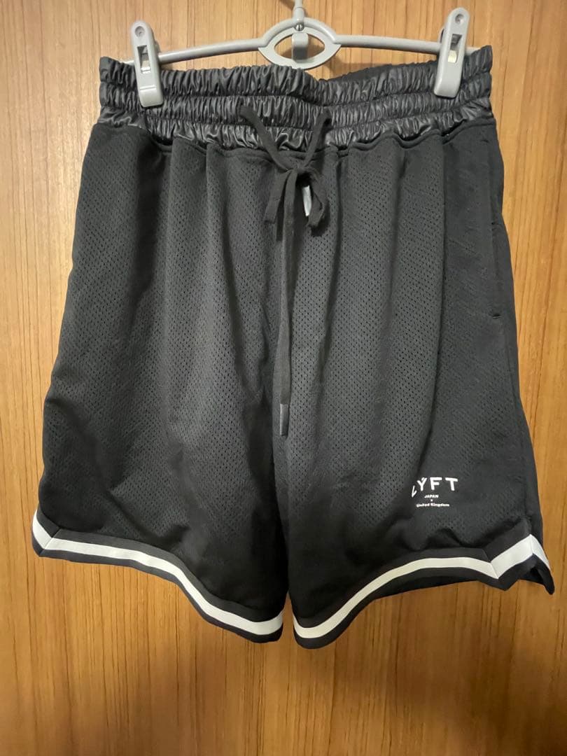 モモジリLYFT ブラック　ベースボールシャツ　XLサイズ　パンツ L