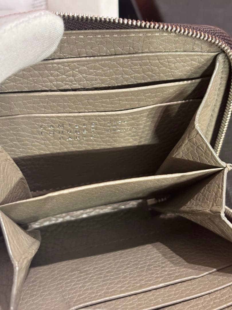 カミーユフォルネ　camille fournet　ブラウンレザー　二つ折り財布