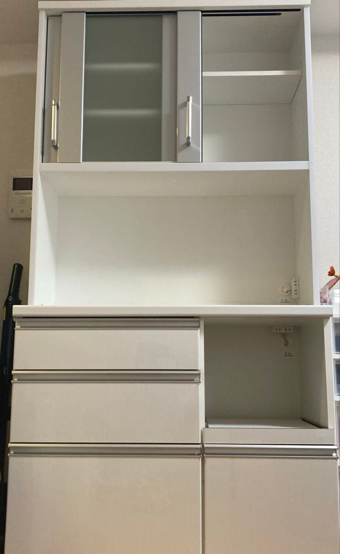 ニトリ　キッチンボード　アルミナ　食器棚