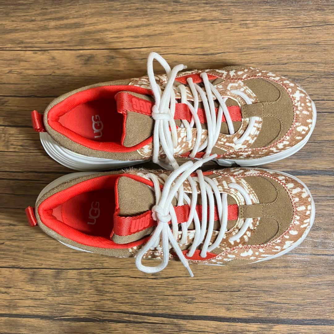 （K25928）★美品★ UGG アグ カレ レース スぺクル 23.5㎝