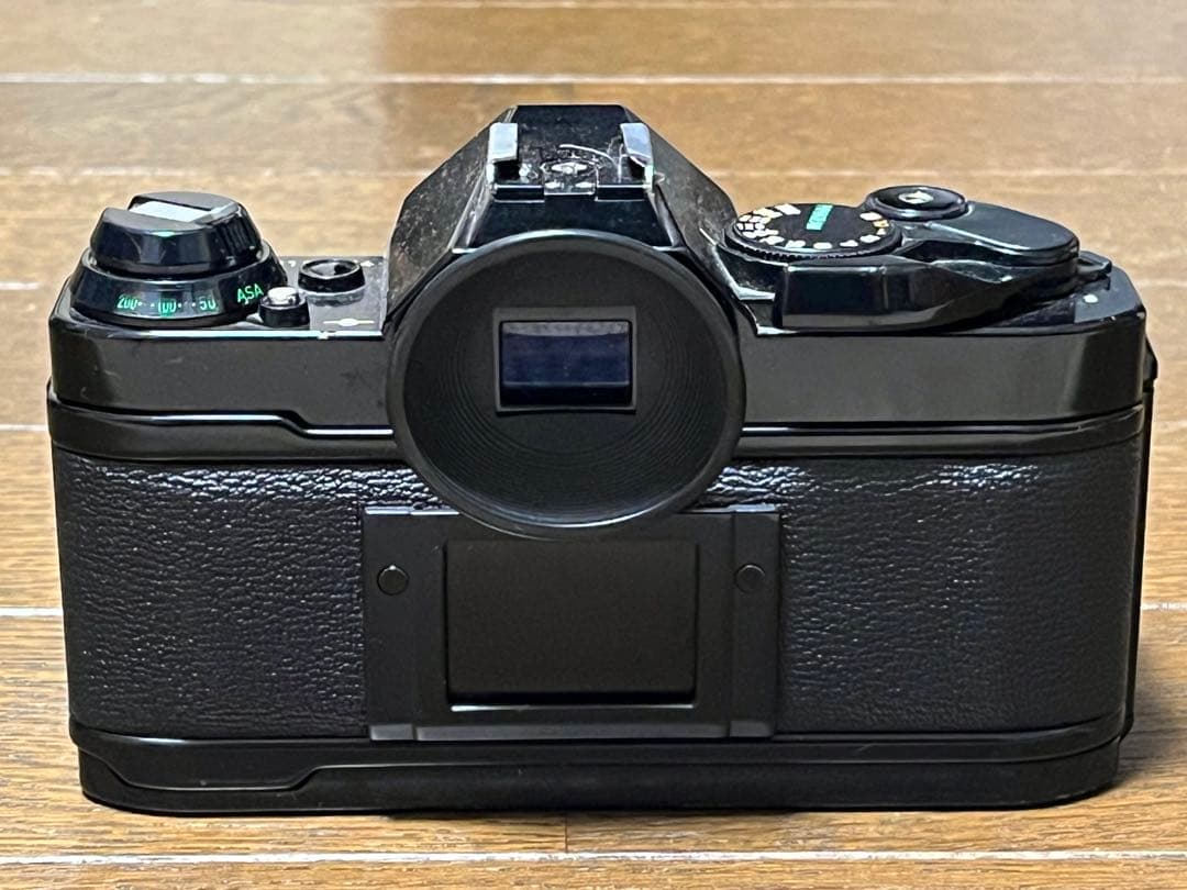 Ｃａｎｏｎ　ＡＥ－１　一眼レフカメラ　セット　ブラック　ストロボ・レンズ付き