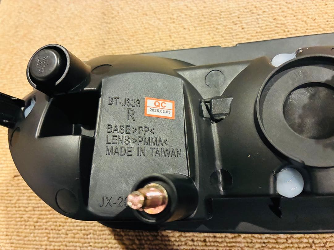 ジムニーJB64・JB74用バルカンファイバーシーケンシャル LEDテールランプ