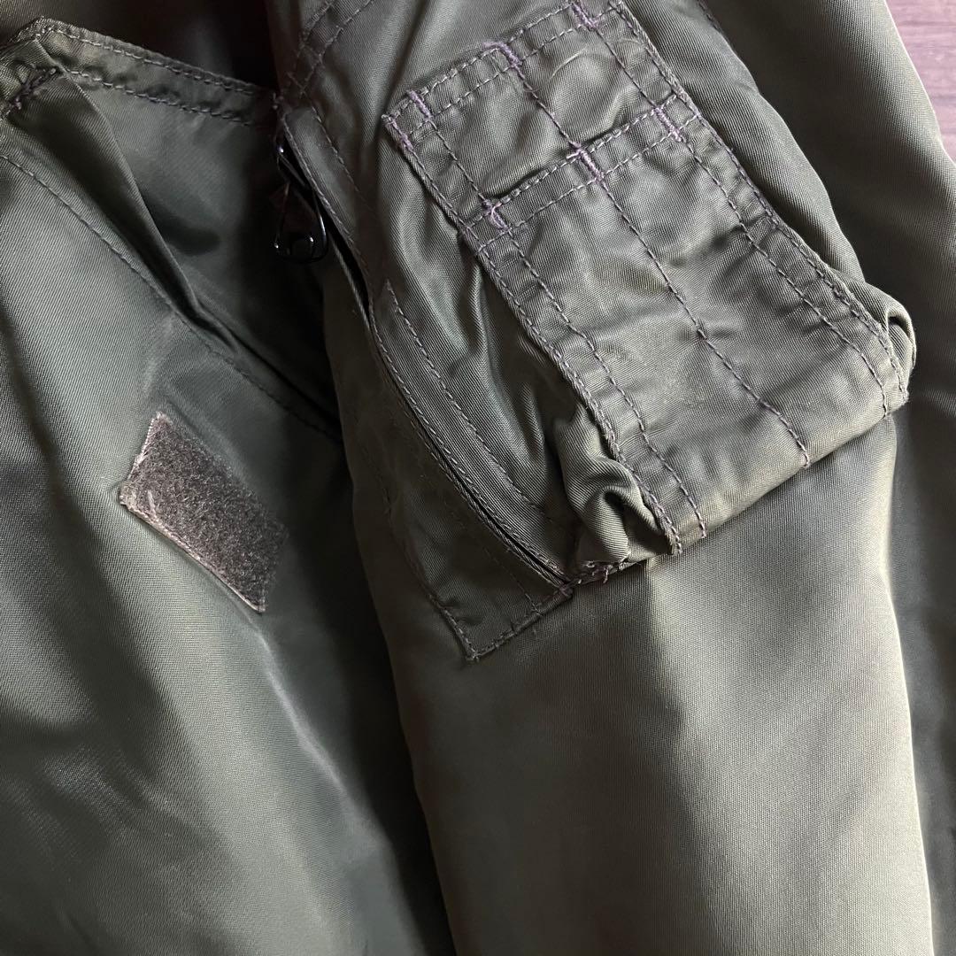 AVIREX アヴィレックス CWU フライトジャケット M カーキ 短丈 中綿