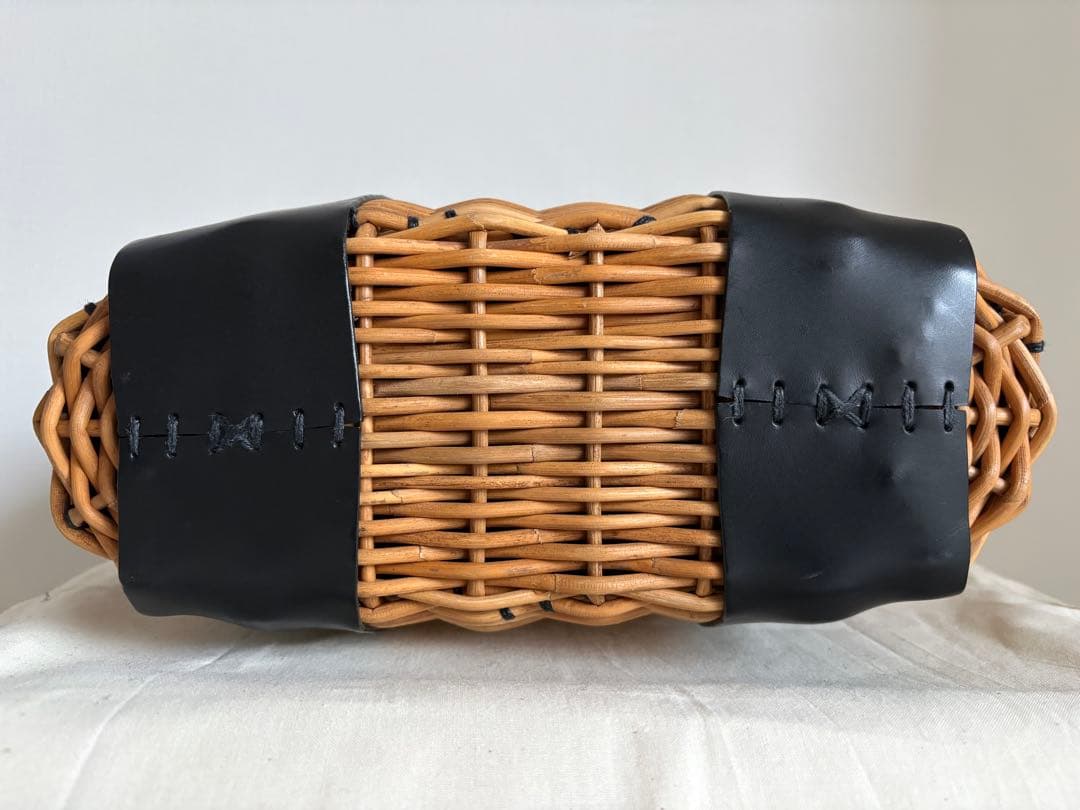 極美品　ebagos オイルショルダーミニ 紅籐 ブラック エバゴス　黒