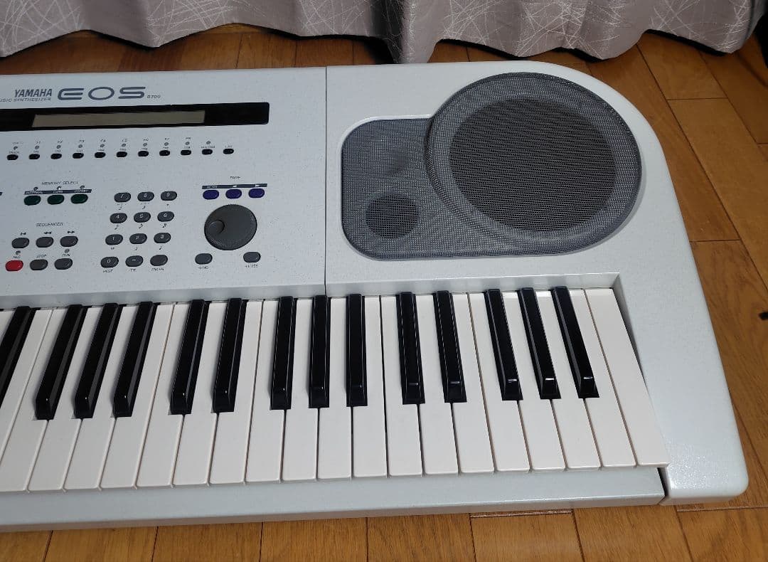 シンクビートヤマハ シンセサイザー EOS B700 小室哲哉モデル