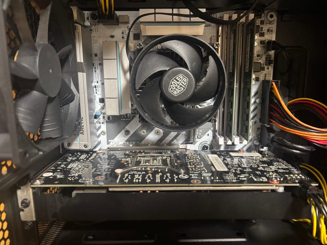 クーポンでお値打ちに！最終値下げ！早い者勝ち！なんか光る！自作ゲーミングPC中古