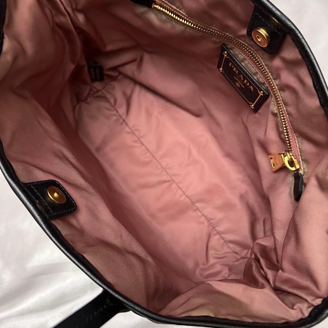◇極美品◇プラダ　トートバッグ　ナイロン×レザー　ブラック　ロゴ金具　裏地ピンク