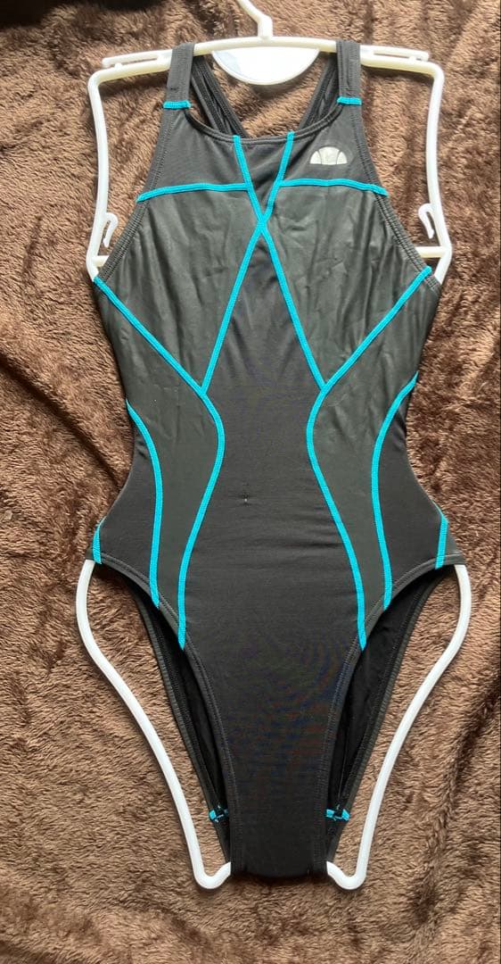 ellesse競泳水着 ブラック　グリーンライン