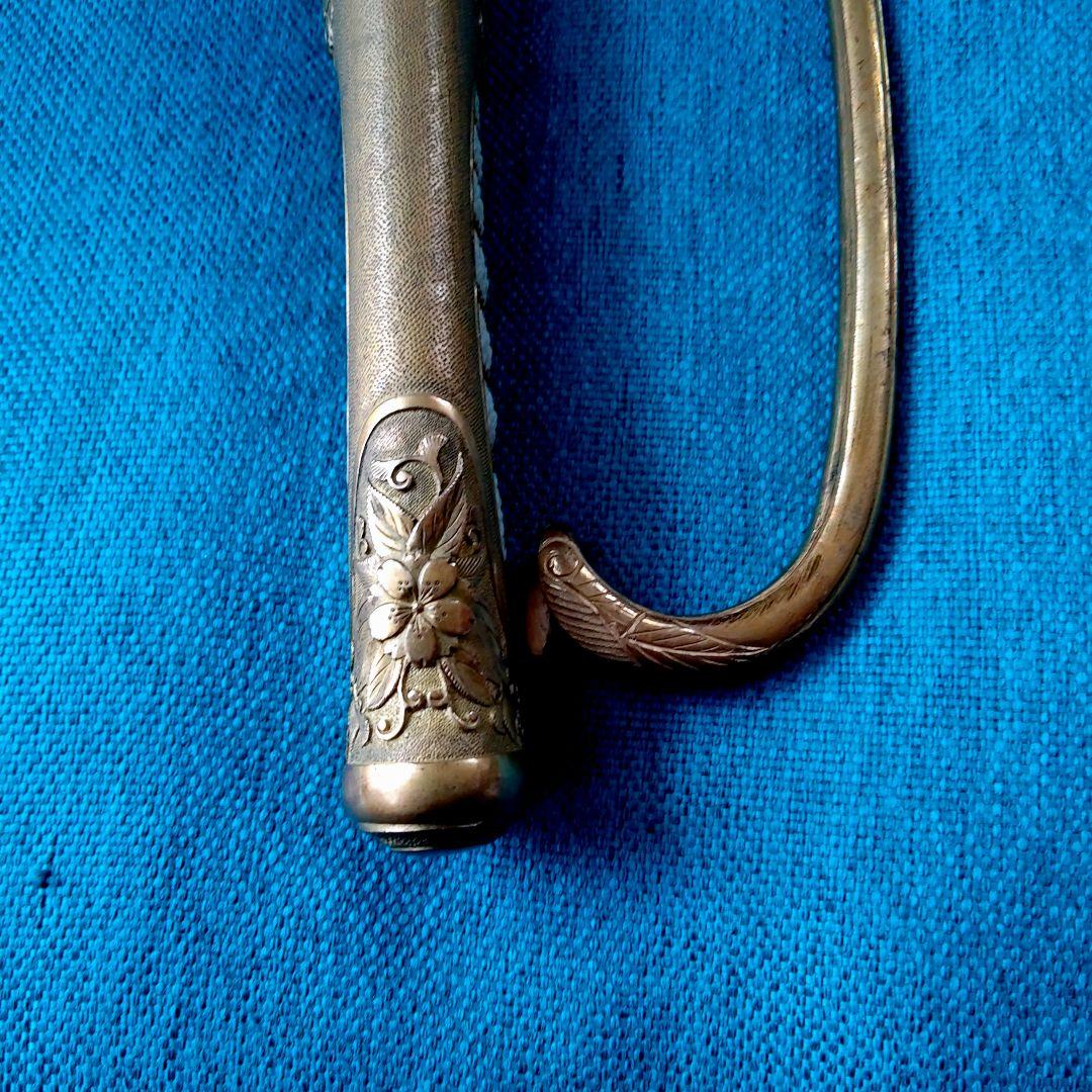 旧日本陸軍・軍刀ノ柄手・家紋入りです。自宅蔵出し。値下不可品。