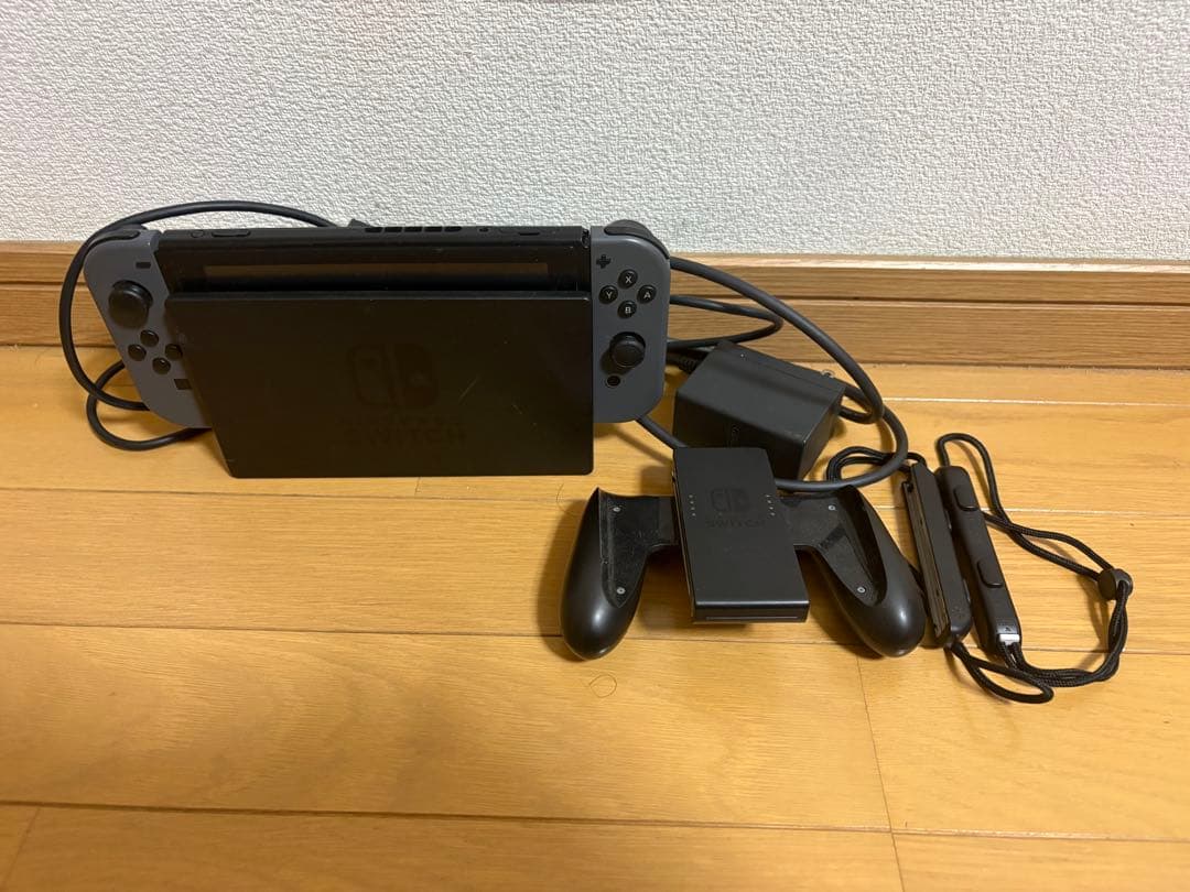 Nintendo Switch 本体 グレー ドック付き　ジャンク品