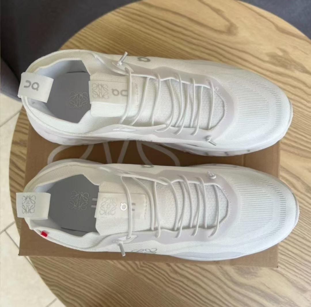 LOEWE On Cloudtilt ホワイト　袋・箱付き
