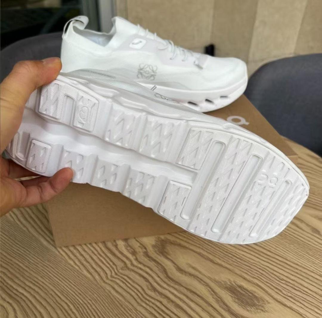 LOEWE On Cloudtilt ホワイト　袋・箱付き