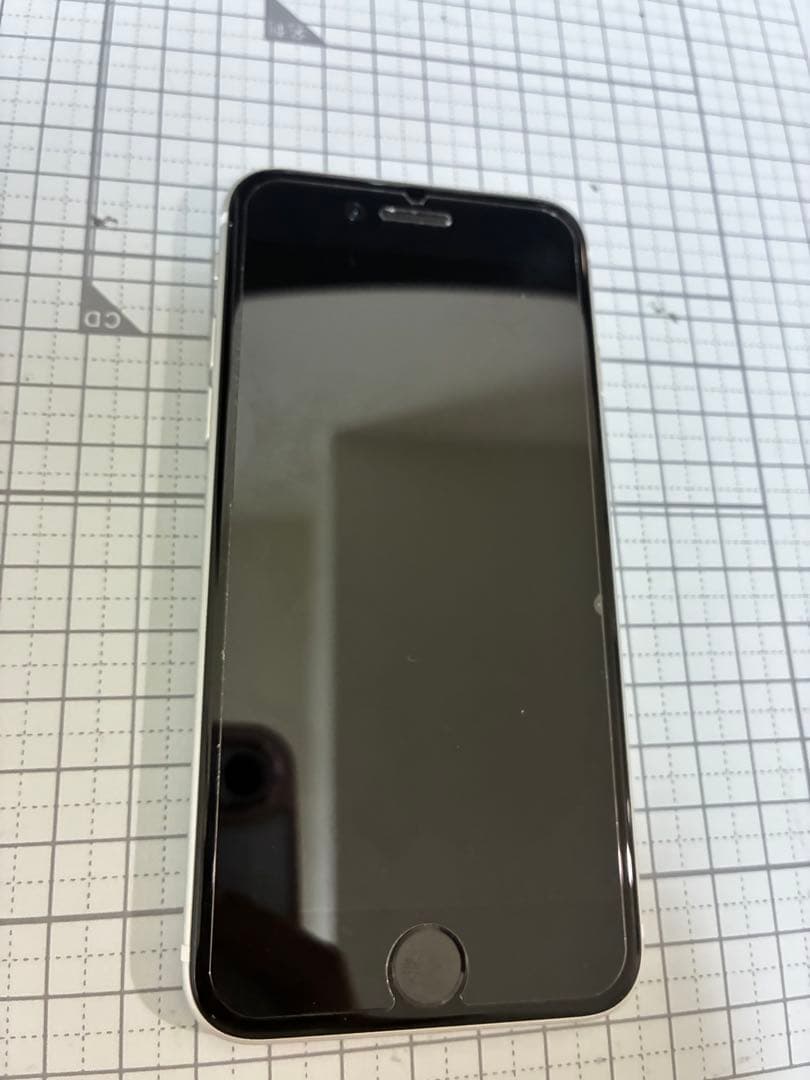 ケ*ト様 美品✨ iPhonese2即購入⭕️ ほぼ未使用‼️