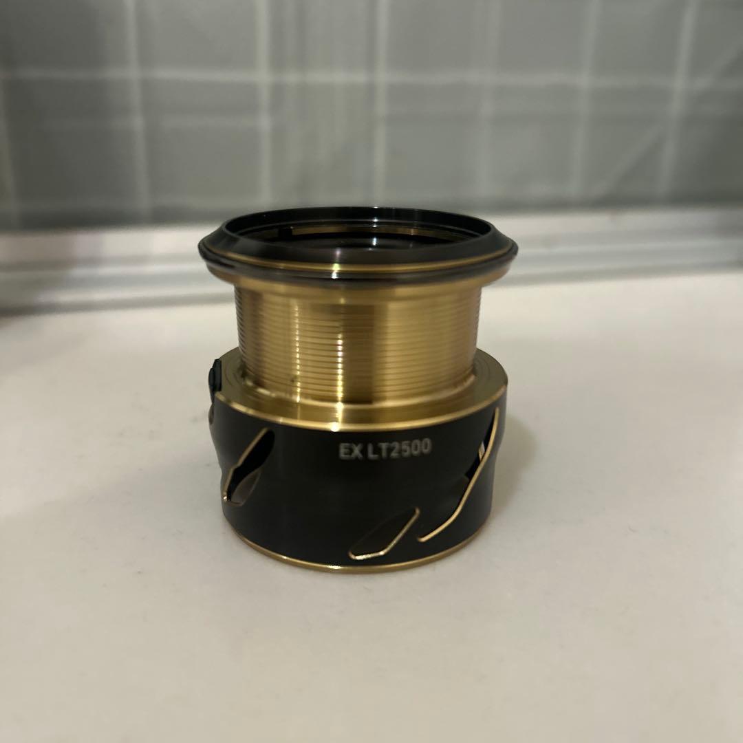 【美品】ダイワ　SLPWORKS EXLT2500S スプールII