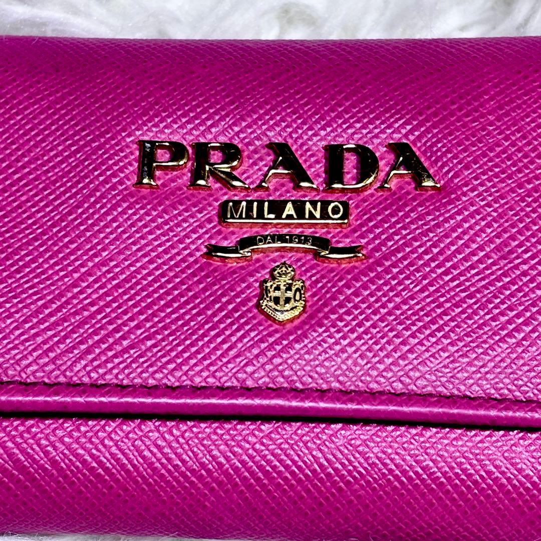 ✨超美品✨PRADA プラダ　ピンクレザー キーケース　正規品　箱付き