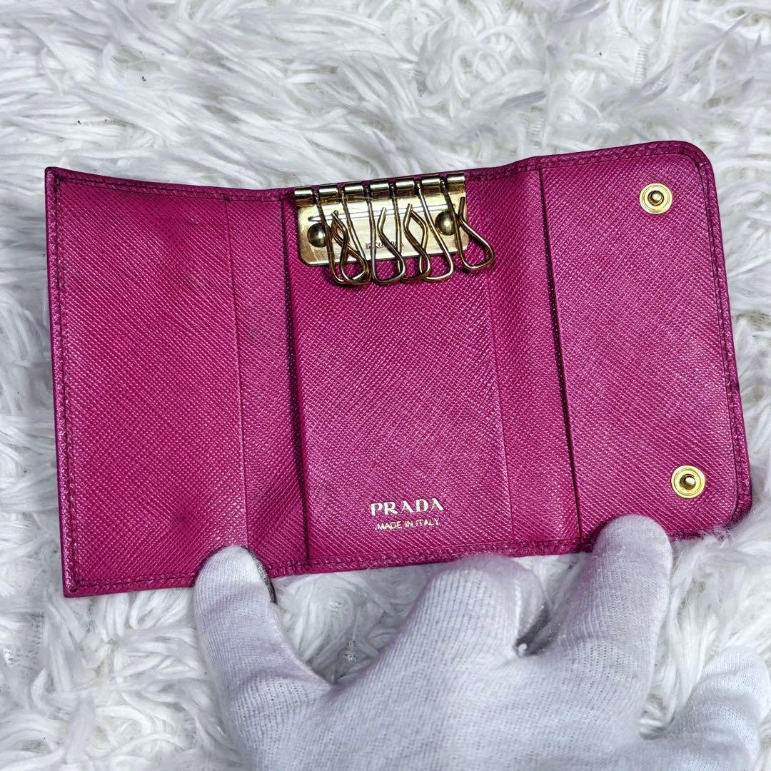 ✨超美品✨PRADA プラダ　ピンクレザー キーケース　正規品　箱付き