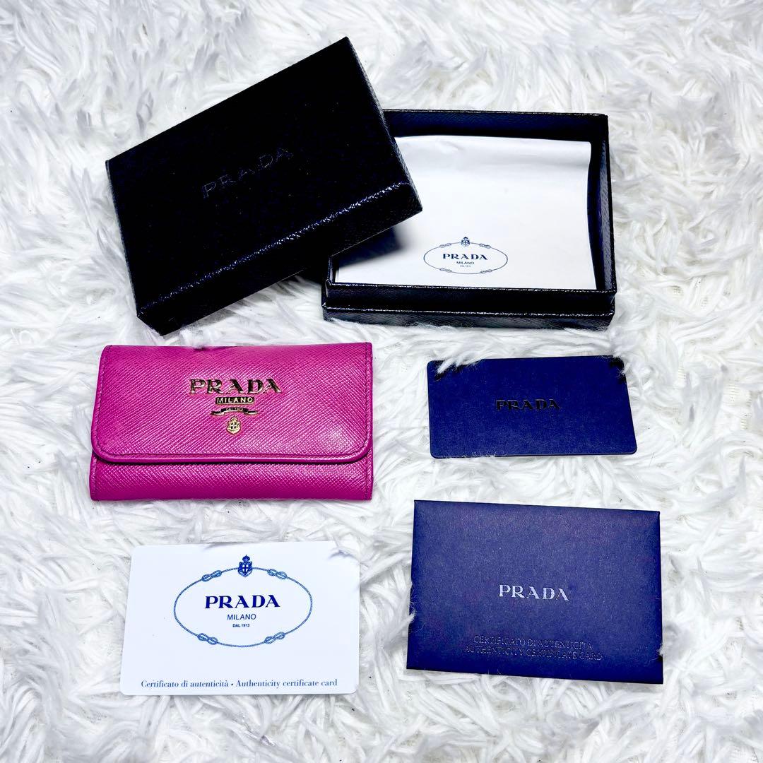 ✨超美品✨PRADA プラダ　ピンクレザー キーケース　正規品　箱付き