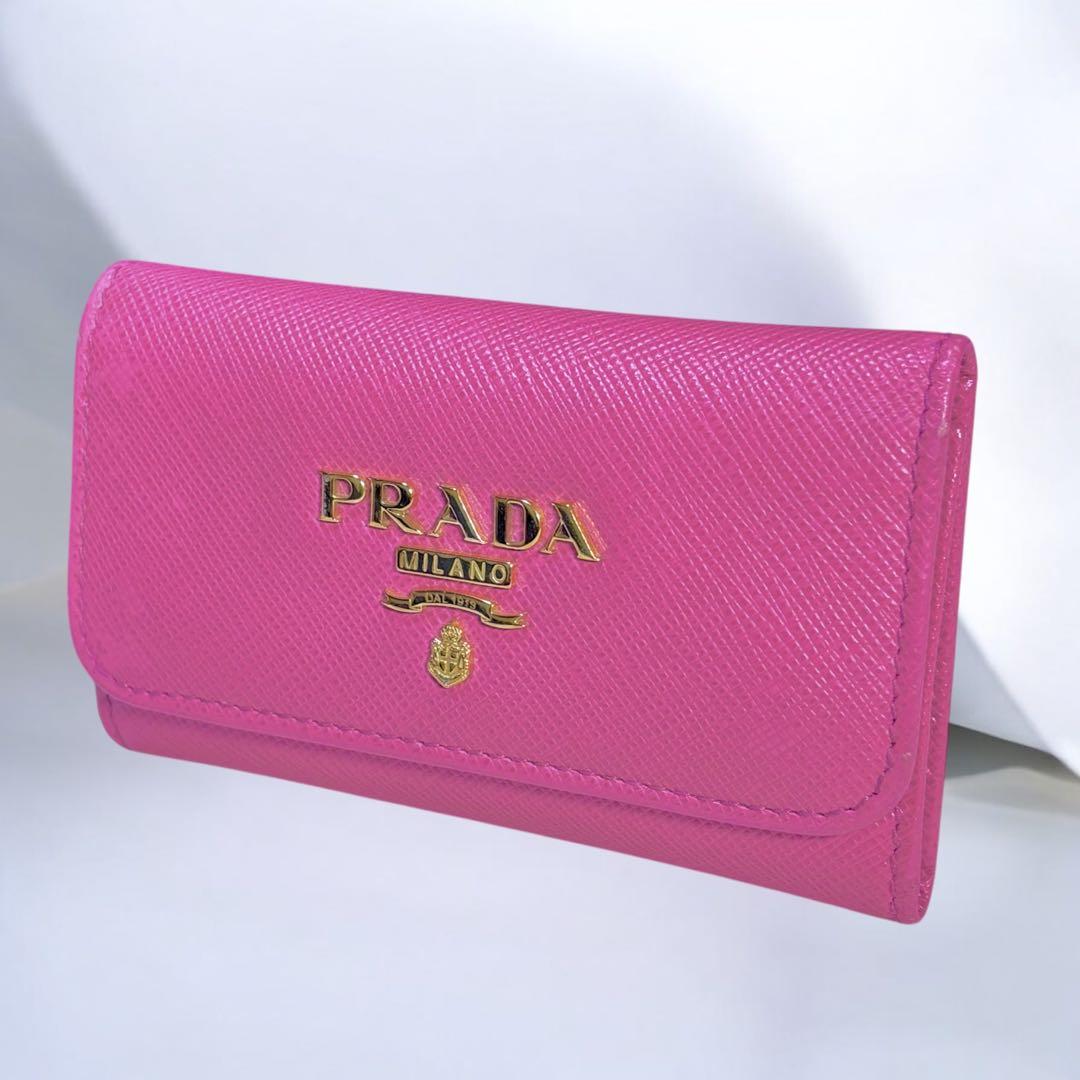 ✨超美品✨PRADA プラダ　ピンクレザー キーケース　正規品　箱付き