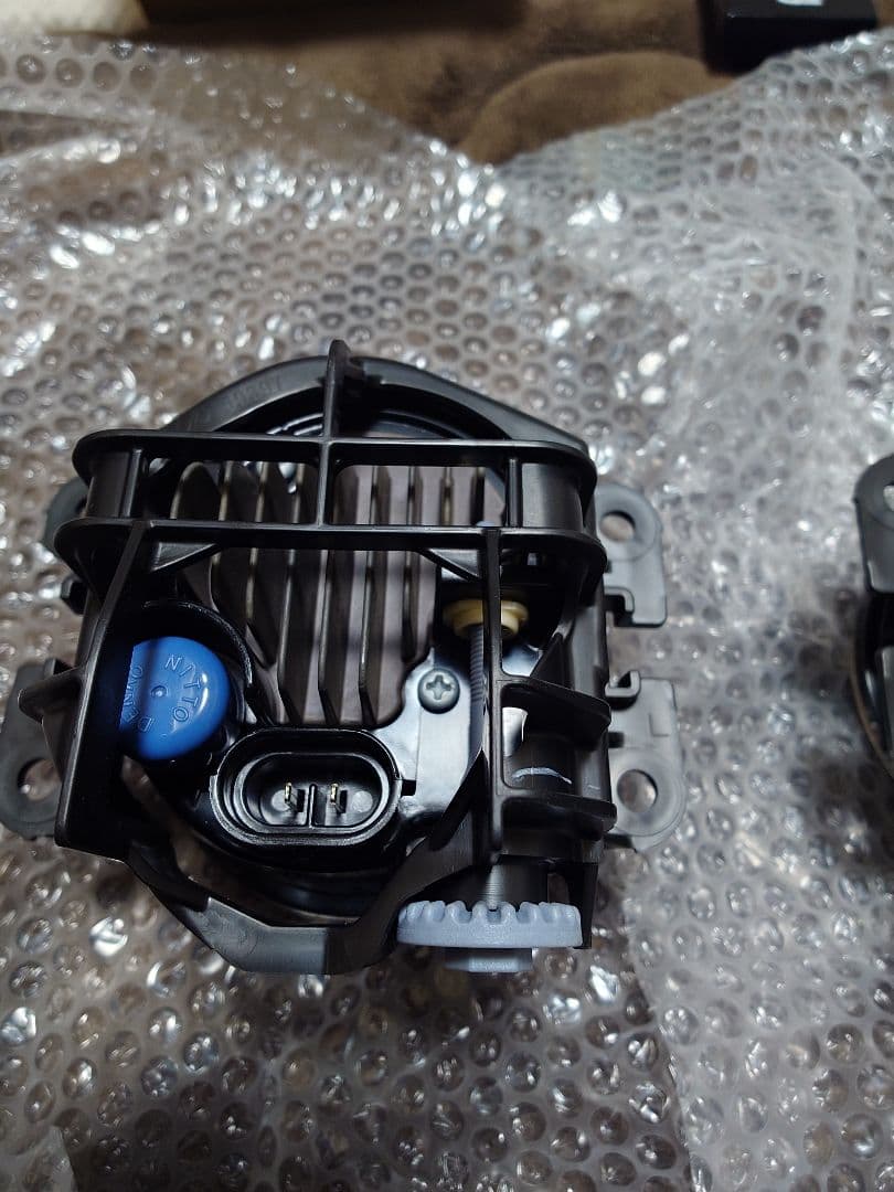 新品 未使用 スズキ 左右純正LEDフォグランプ mk53s