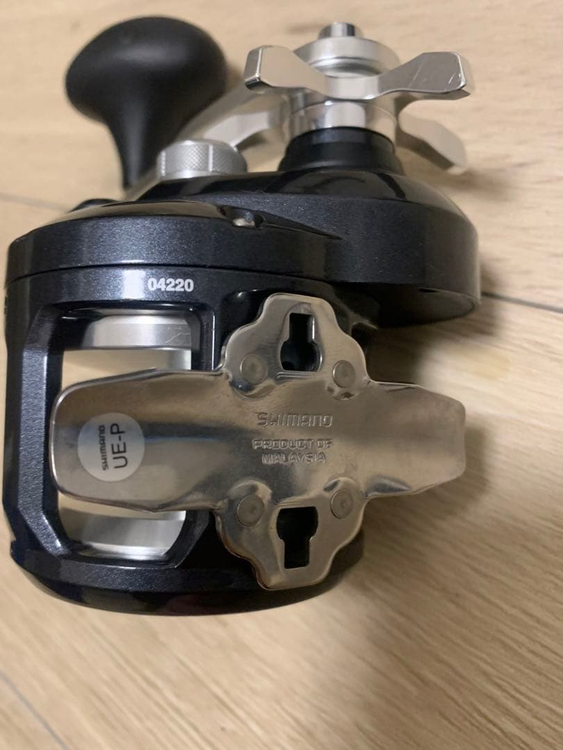 リール SHIMANO TORIUM 2000HG