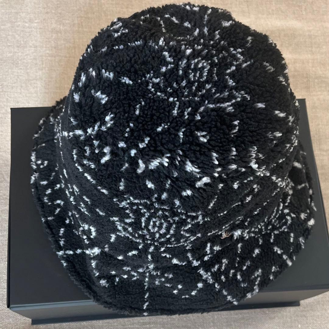 【美品】CHANEL ボアバケットハット CCマークとカメリア風デザインMサイズ
