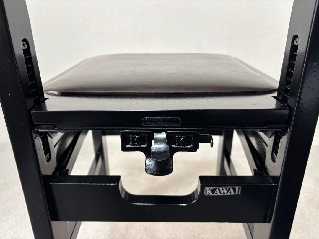 kawai トムソン椅子