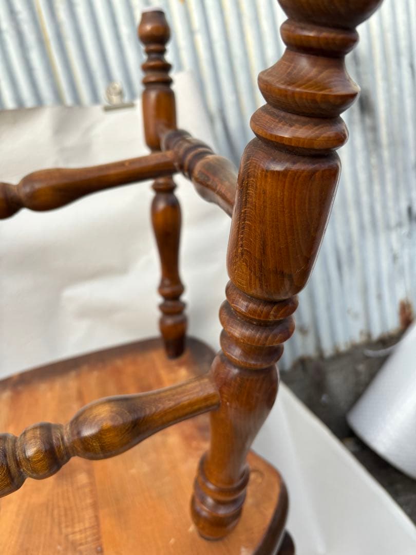 アンティークな飛騨産業のウィンザーチェア　キツツキマーク　椅子希少