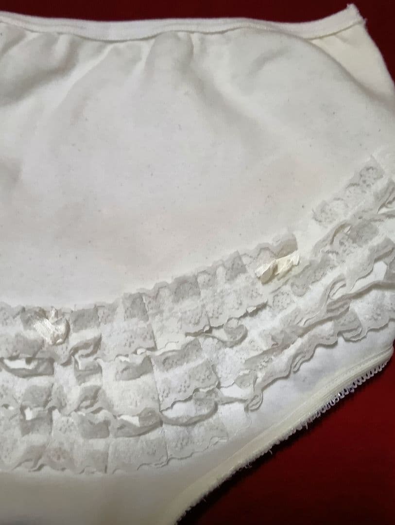 アシックスアンダースコートホワイト フリル付き