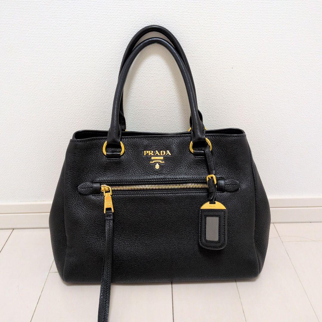 プラダ　ハンドバッグ　トートバッグ　ヴィッテロダイノ　メタルロゴ　レザー　黒