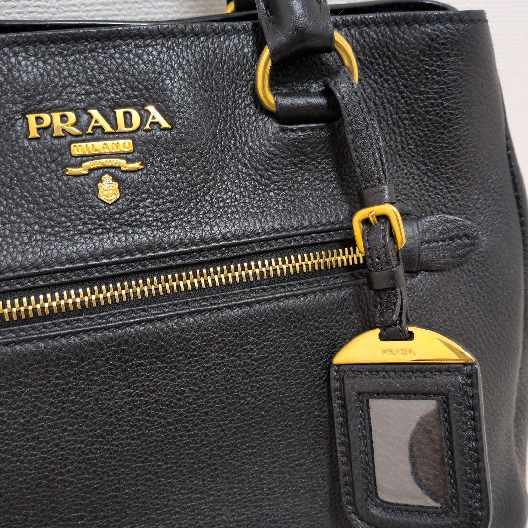 プラダ　ハンドバッグ　トートバッグ　ヴィッテロダイノ　メタルロゴ　レザー　黒