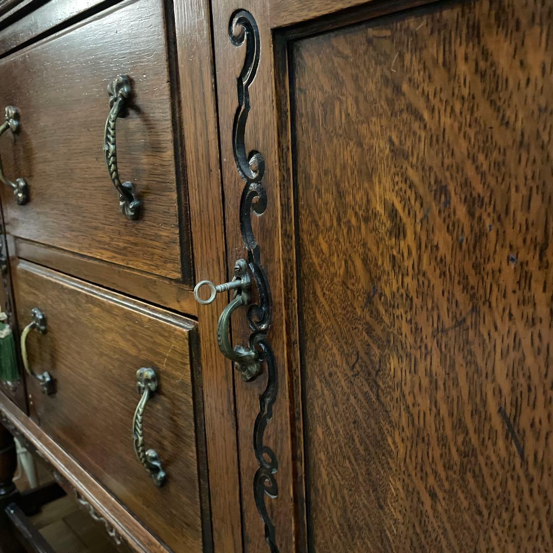 やまさん専用　イギリスアンティーク　鍵付き　ミラーバックサイドボード古本2冊付