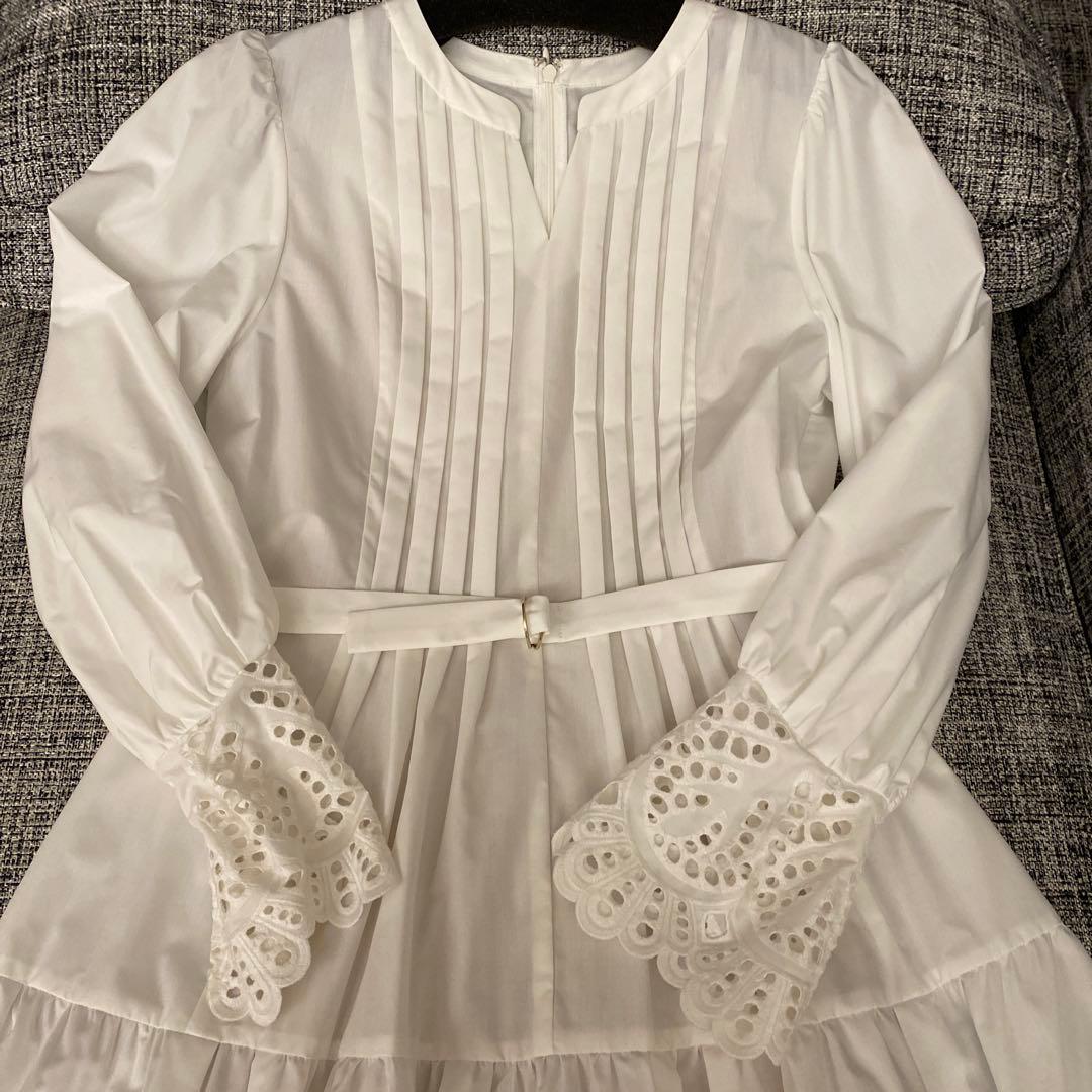 新品・未使用　JUSGLITTY 刺しゅうカフスシャツワンピース　白　レース