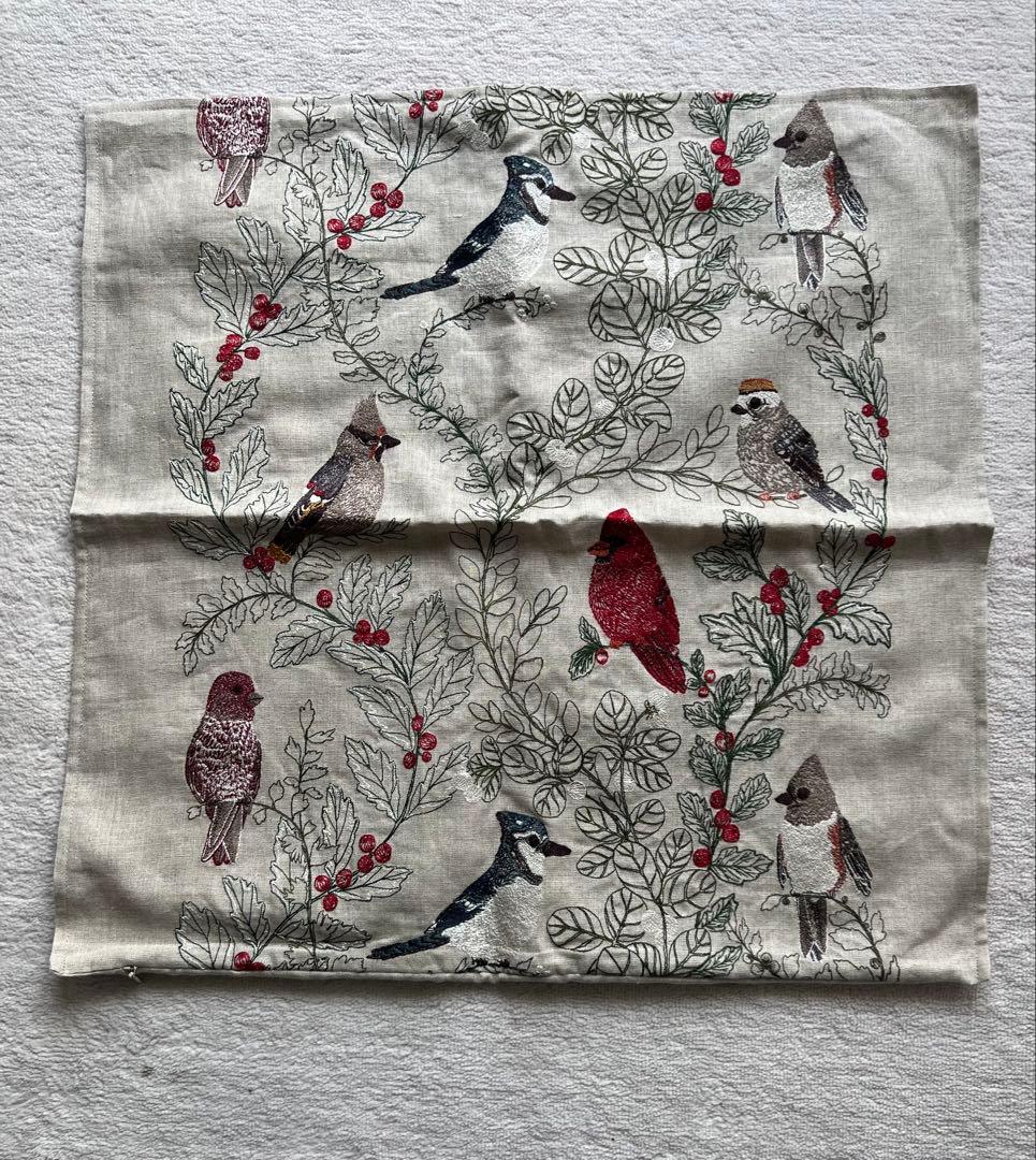 Coral & Tusk コーラルタスク winter birds クッション