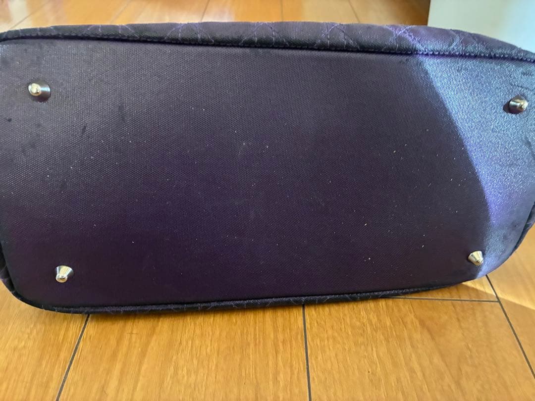 キルティング紫色トートバッグ Dロゴ付き