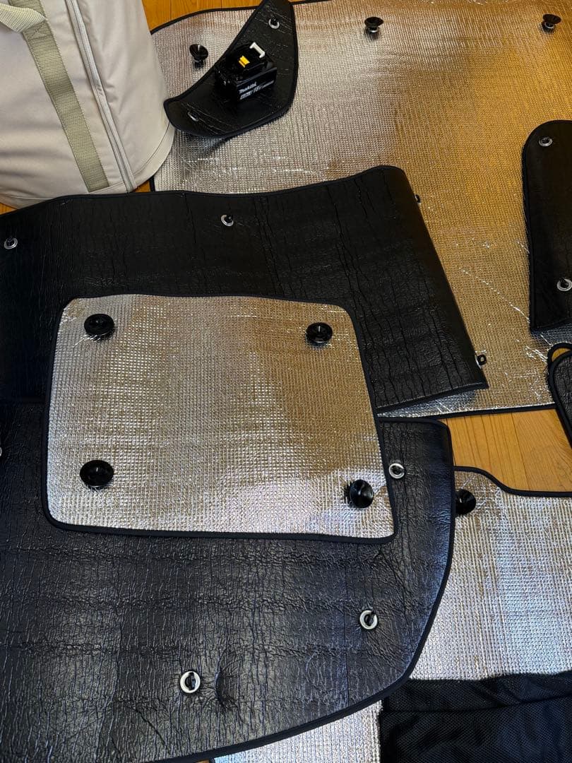 収納袋付き三菱デリカD:5 サンシェードセット