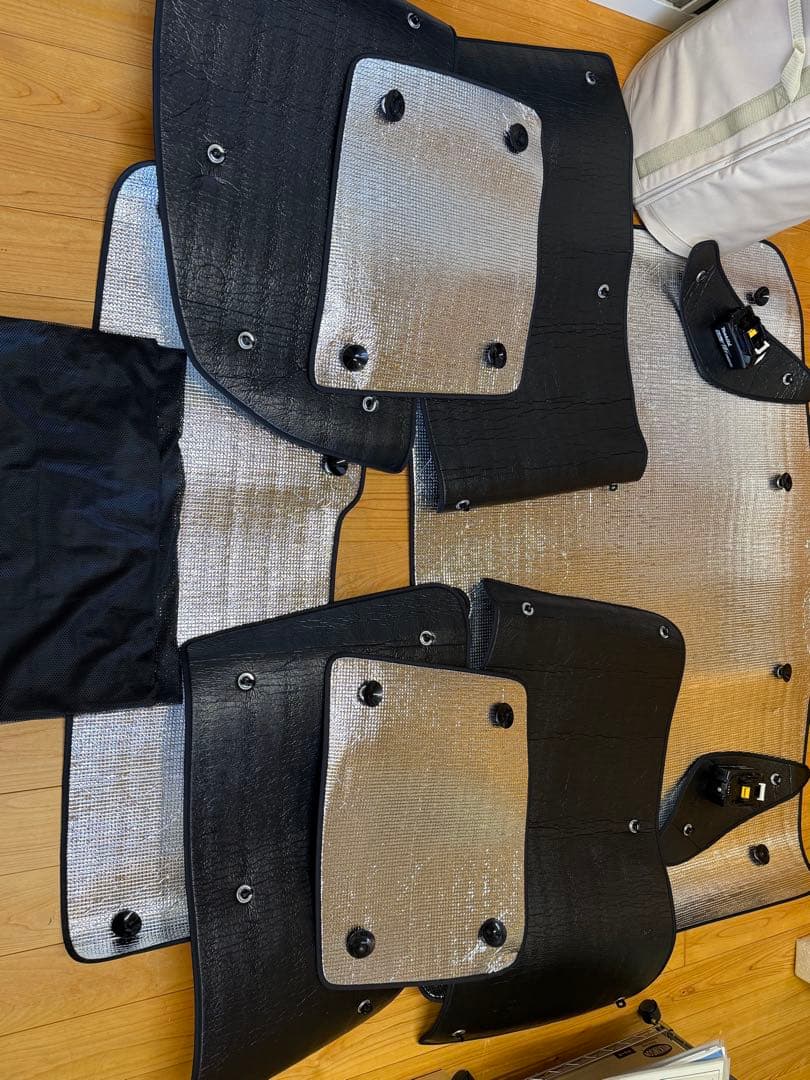 収納袋付き三菱デリカD:5 サンシェードセット