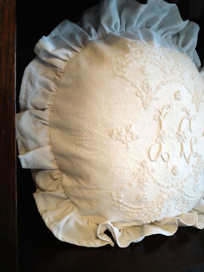 4/5まで特別価格★フランスアンティークイニシャル刺繍★レース刺繍★クッション