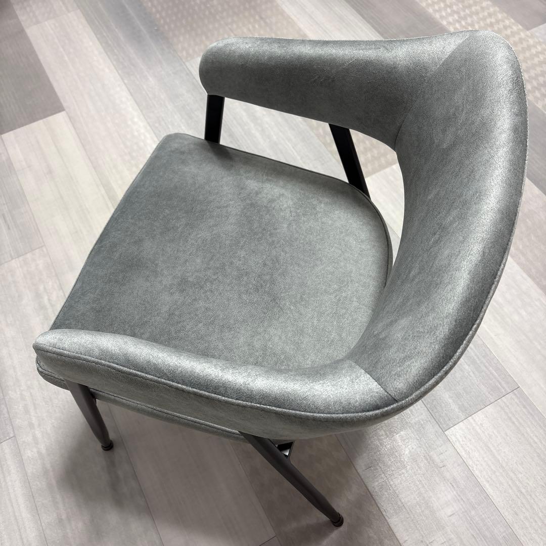 【ほぼ新品】ニトリ 肘付きダイニングチェア(イジー2 ライトグレー)