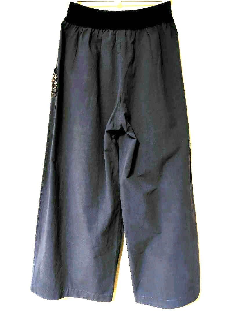 《M.&KYOKO》 ワイドパンツ　クマムレースポケット付き　 佐藤繊維